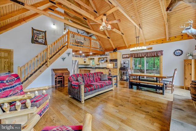 956 SIDELING MOUNTAIN TRL, Great Cacapon, WV 25422