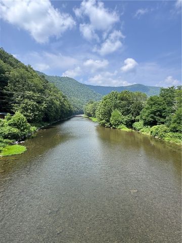 7227 3rd Street, Gibson, PA 15832