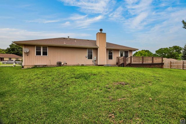 3909 SW 40th St, Topeka, KS 66610