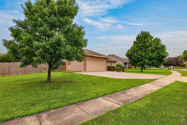 3909 SW 40th St, Topeka, KS 66610