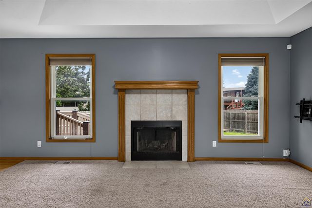 3909 SW 40th St, Topeka, KS 66610