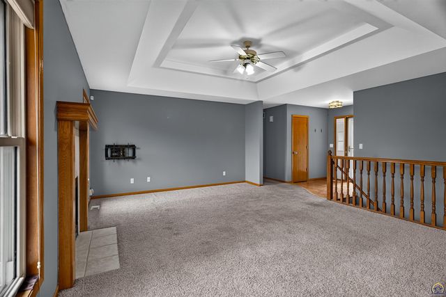 3909 SW 40th St, Topeka, KS 66610