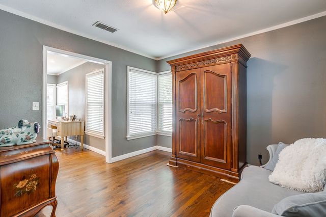 6404 Malvey Avenue, Fort Worth, TX 76116
