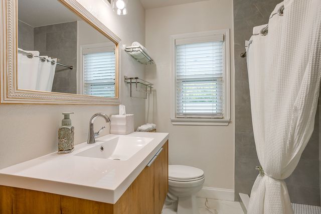 6404 Malvey Avenue, Fort Worth, TX 76116