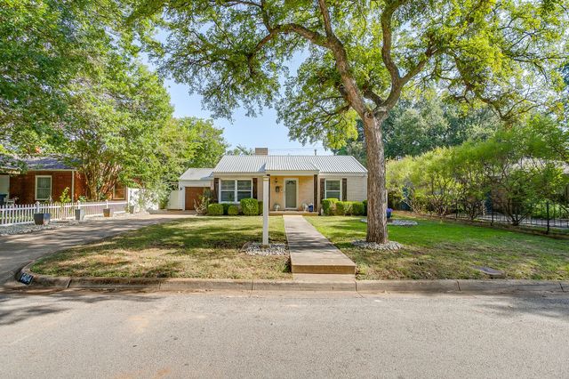 6404 Malvey Avenue, Fort Worth, TX 76116