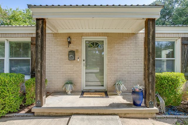 6404 Malvey Avenue, Fort Worth, TX 76116