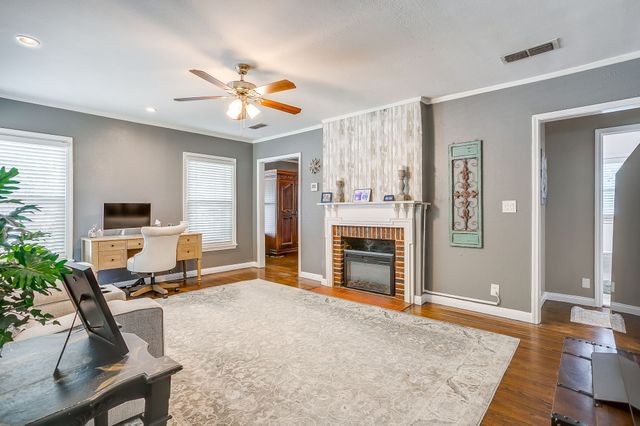 6404 Malvey Avenue, Fort Worth, TX 76116