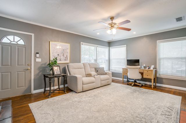 6404 Malvey Avenue, Fort Worth, TX 76116