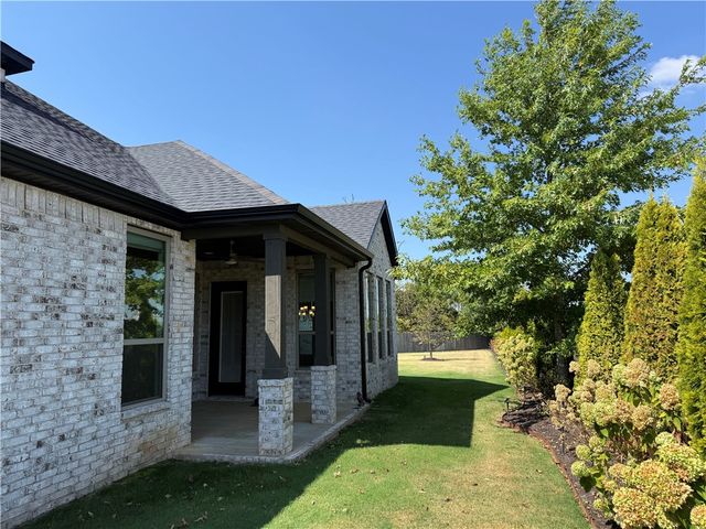5809 W Sage Drive, Rogers, AR 72758