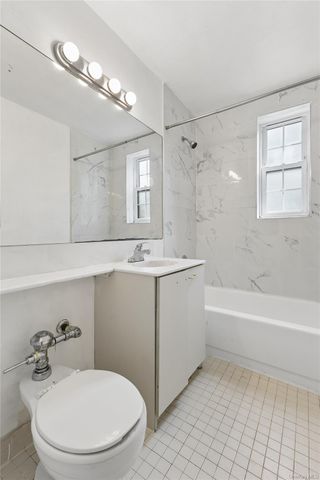140-18 Burden Crescent 209, Briarwood, NY 11435