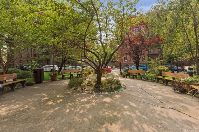 140-18 Burden Crescent 209, Briarwood, NY 11435