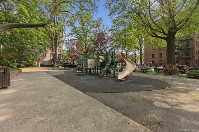 140-18 Burden Crescent 209, Briarwood, NY 11435