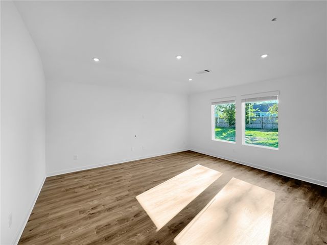 597 S Neon Avenue, Fayetteville, AR 72704