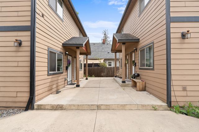 1023-1025 W Knox Ave, Spokane, WA 99205