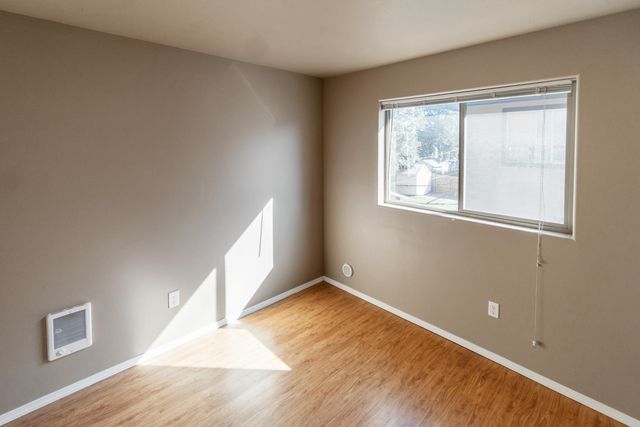 1023-1025 W Knox Ave, Spokane, WA 99205