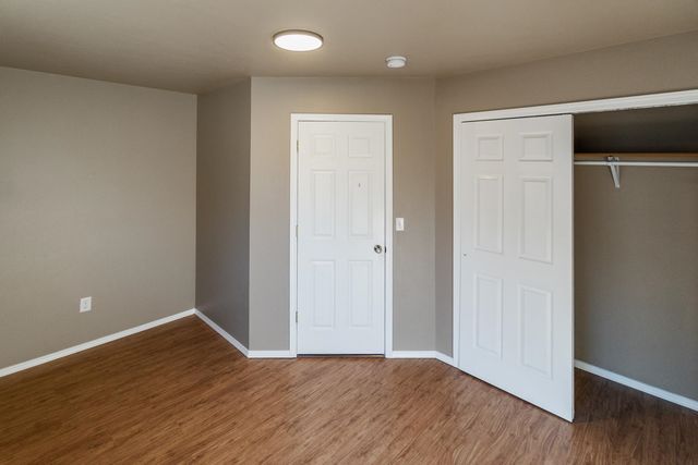1023-1025 W Knox Ave, Spokane, WA 99205