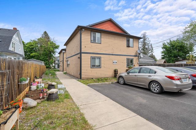 1023-1025 W Knox Ave, Spokane, WA 99205
