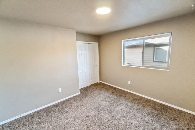 1023-1025 W Knox Ave, Spokane, WA 99205
