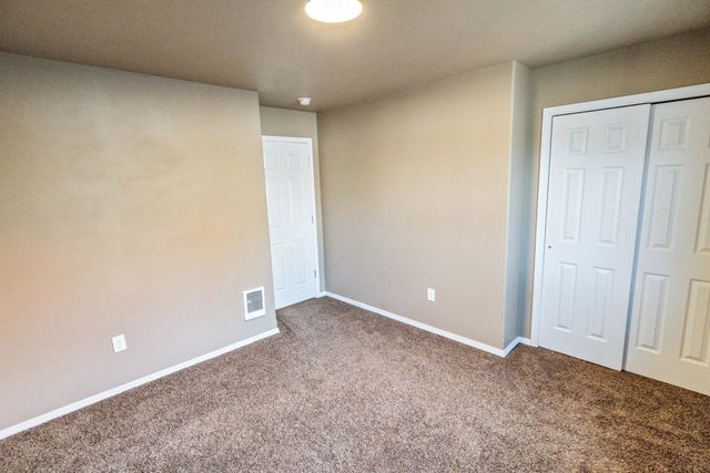 1023-1025 W Knox Ave, Spokane, WA 99205
