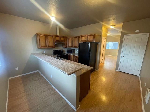 1023-1025 W Knox Ave, Spokane, WA 99205