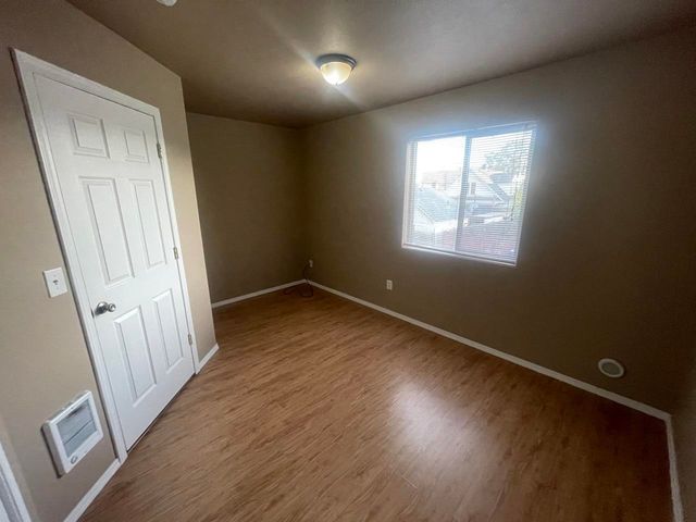 1023-1025 W Knox Ave, Spokane, WA 99205