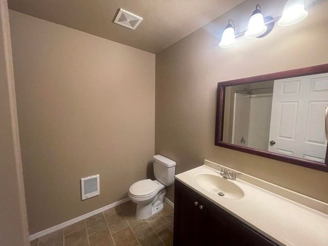 1023-1025 W Knox Ave, Spokane, WA 99205