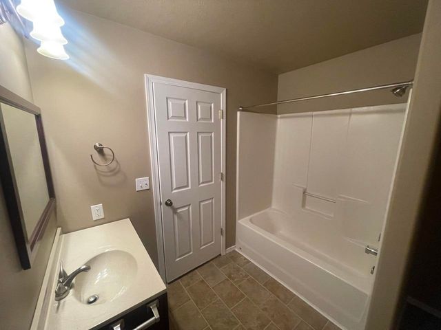 1023-1025 W Knox Ave, Spokane, WA 99205