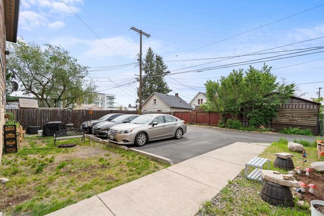 1023-1025 W Knox Ave, Spokane, WA 99205