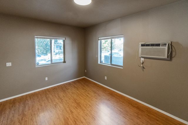 1023-1025 W Knox Ave, Spokane, WA 99205