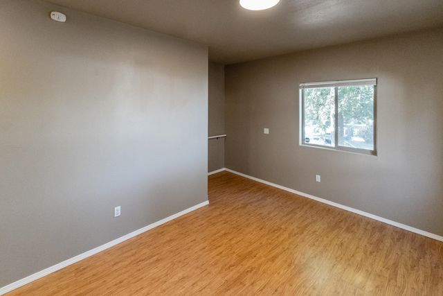 1023-1025 W Knox Ave, Spokane, WA 99205