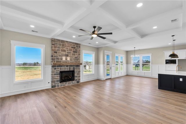 2816 Smith Mcgee Road, Iva, SC 29655