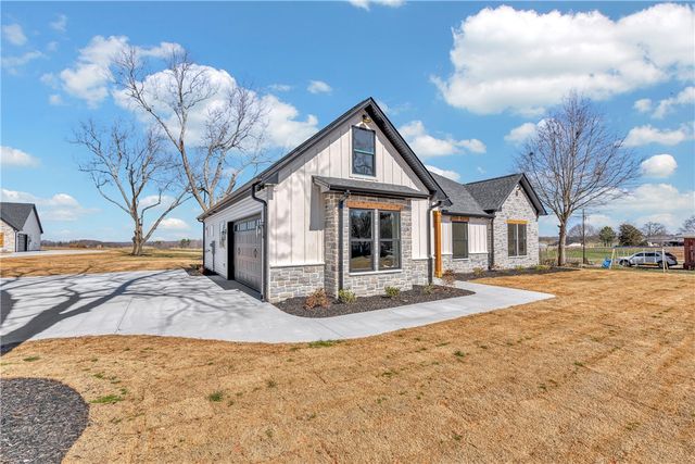 2816 Smith Mcgee Road, Iva, SC 29655