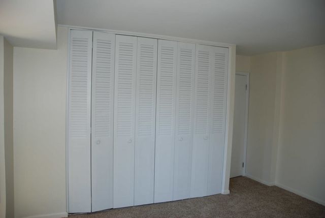 2216 COUNTRY CLUB Drive 13, Woodridge, IL 60517