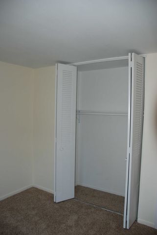 2216 COUNTRY CLUB Drive 13, Woodridge, IL 60517