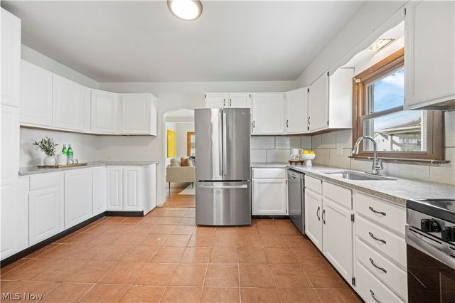 34 Helen Avenue, Niles, OH 44446