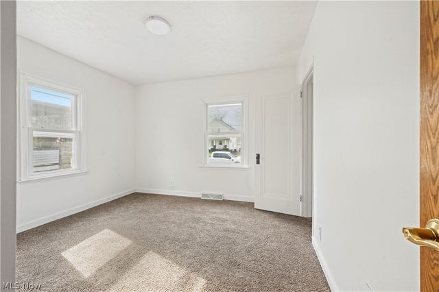 34 Helen Avenue, Niles, OH 44446