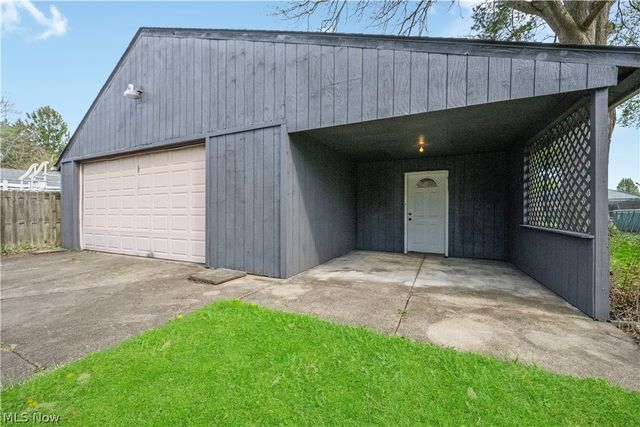 34 Helen Avenue, Niles, OH 44446