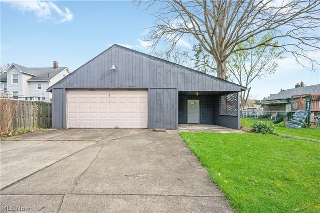 34 Helen Avenue, Niles, OH 44446