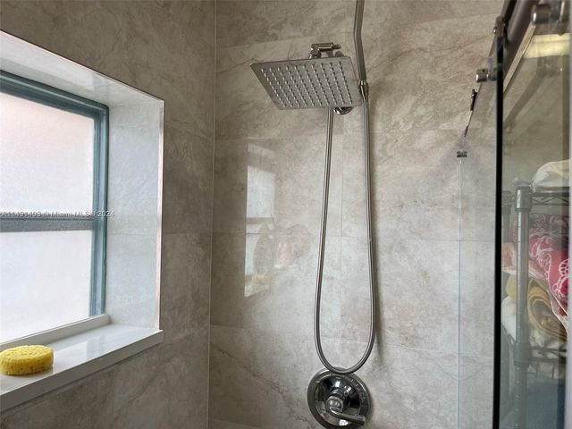 181 NE 14th Ave 22B, Hallandale Beach, FL 33009