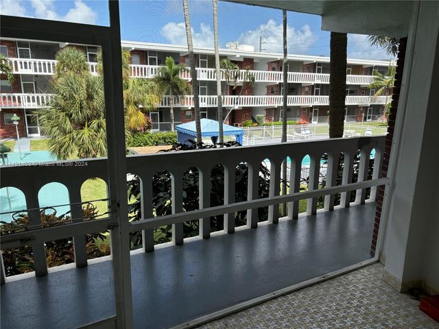 181 NE 14th Ave 22B, Hallandale Beach, FL 33009