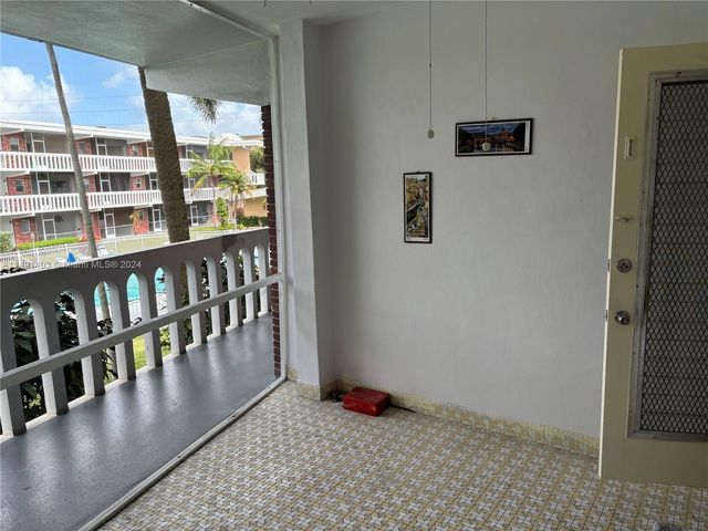 181 NE 14th Ave 22B, Hallandale Beach, FL 33009