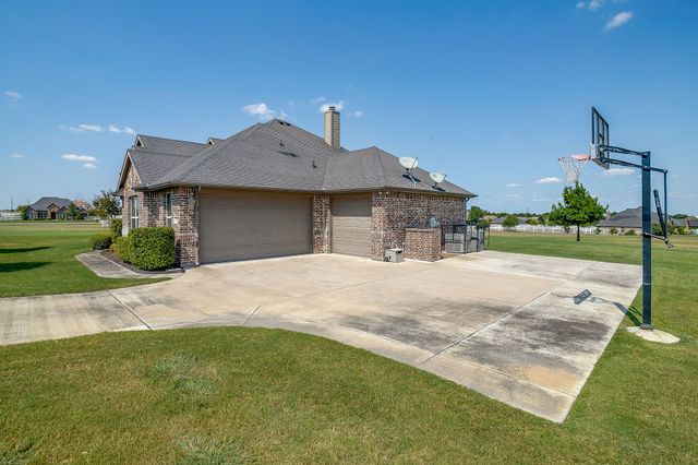 105 Legacy Downs Drive, Fort Worth, TX 76126