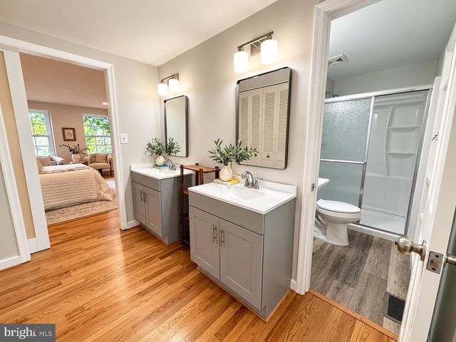 2283 DOSINIA CT, Reston, VA 20191