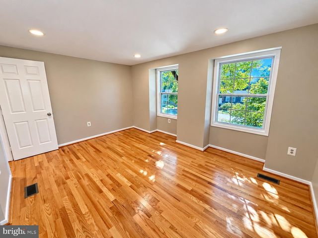 2283 DOSINIA CT, Reston, VA 20191