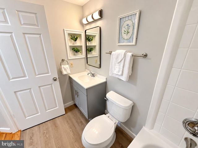 2283 DOSINIA CT, Reston, VA 20191
