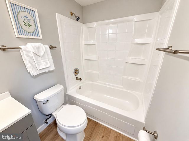 2283 DOSINIA CT, Reston, VA 20191