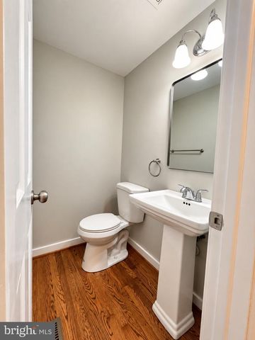 2283 DOSINIA CT, Reston, VA 20191