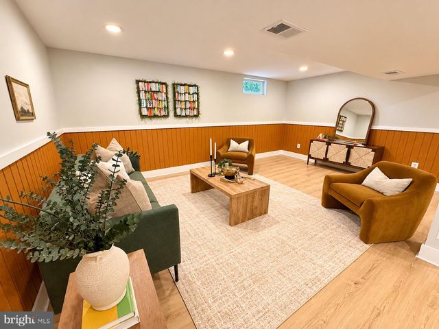 2283 DOSINIA CT, Reston, VA 20191