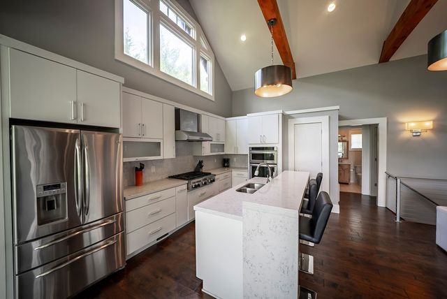 11 Old Lodge Road, Robbinsville, NC 28771
