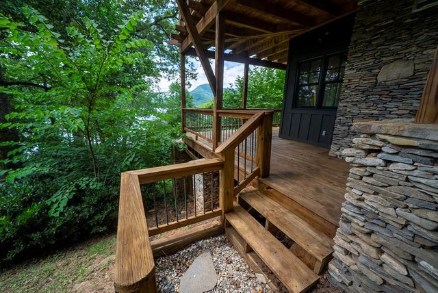 11 Old Lodge Road, Robbinsville, NC 28771